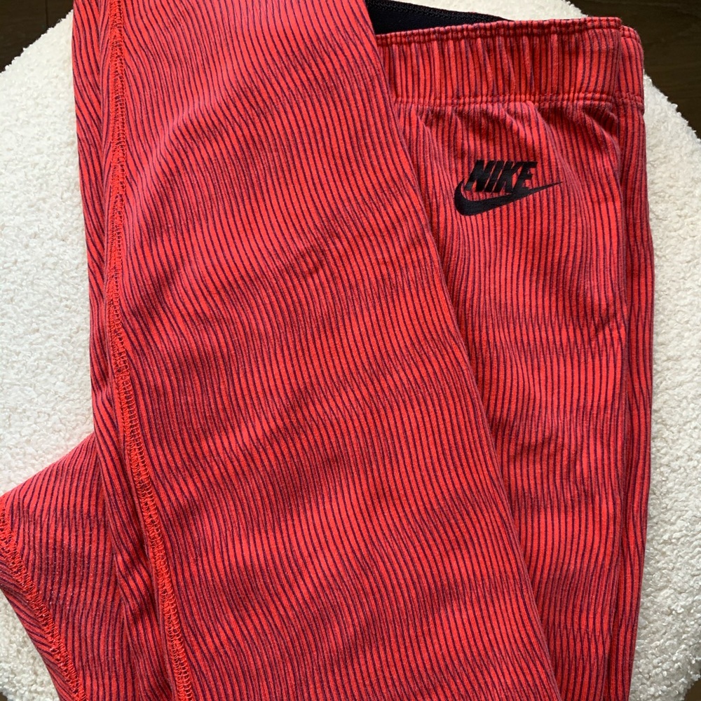 NIKE red leggings